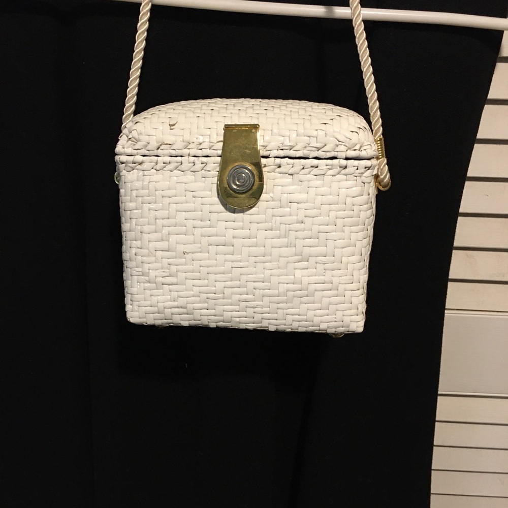 Vintage Vanessa wicker box purse